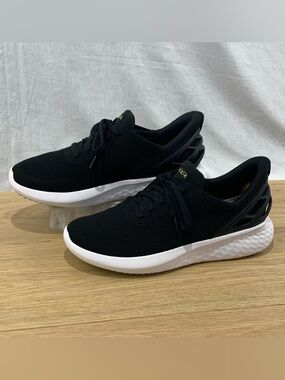 Kizik Athens 2 Women’s Size 10.5/ Men’s Size 9 Hands Free Slip On Athletic Shoes